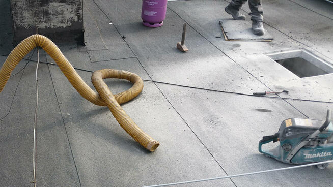 Wdmuchiwanie granulatu ocieplenie stropodachu poddasza