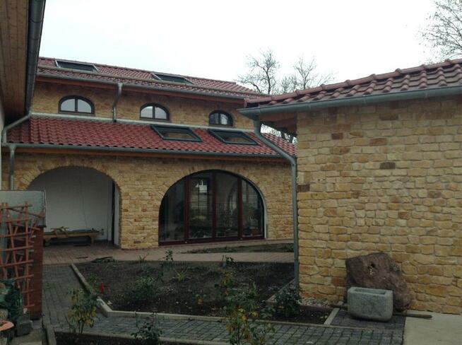 Kamień elewacyjny dekoracyjny na elewacje piaskowiec