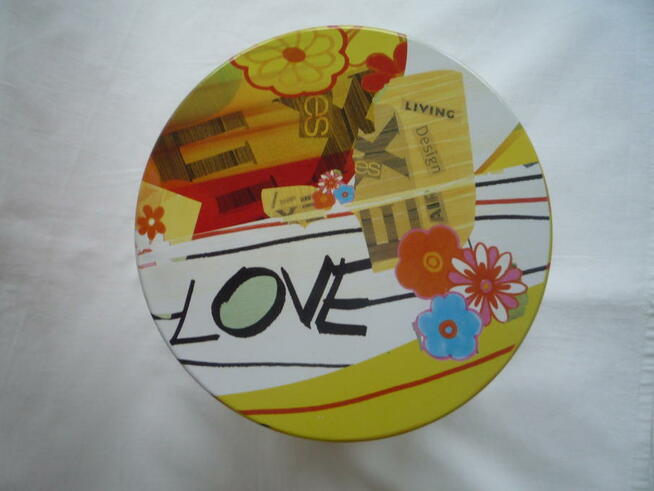 Nowa Duża puszka metalowa Design LOVE Unikat