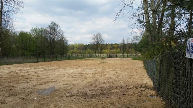 Działka rekreacyjna budowlana z linią brzegową i projektem