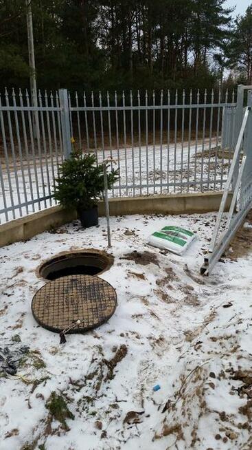 Działka rekreacyjna budowlana z linią brzegową i projektem