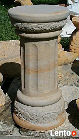 kolumny z kamienia, piaskowiec naturalny