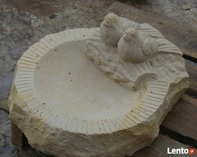 poidła, poidełka z piaskowca kamienia naturalnego