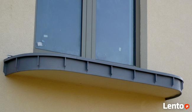 Obróbki na rąbek stojący kątowy z podcięciem łezkowym.