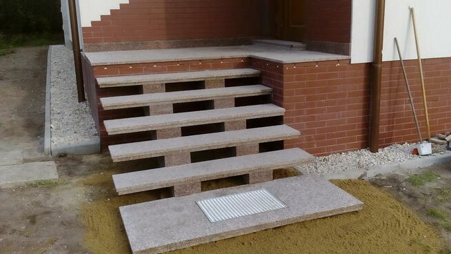 Schody zewnętrzne granit