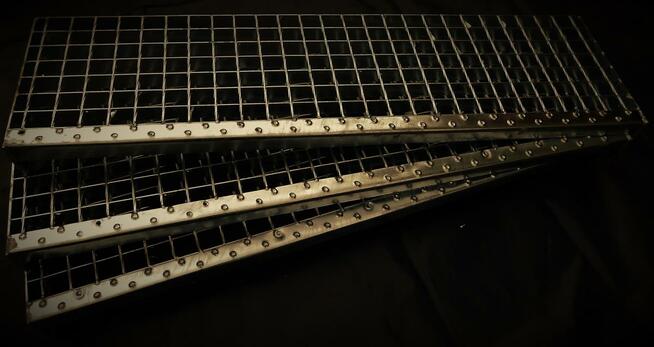 KRATY POMOSTOWE, STOPNIE SCHODOWE METALOWE, PODESTY