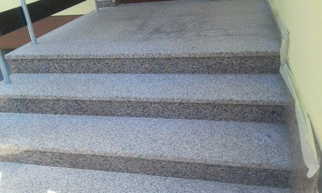 Schody zewnętrzne granit