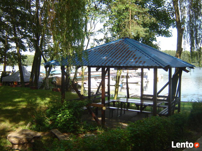 Miejsce na cumowanie łodzi i jachtów w Bydgoszczy.