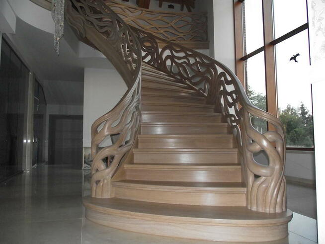 Schody gięte, kręcone, podłogi drewniane, Warszawa