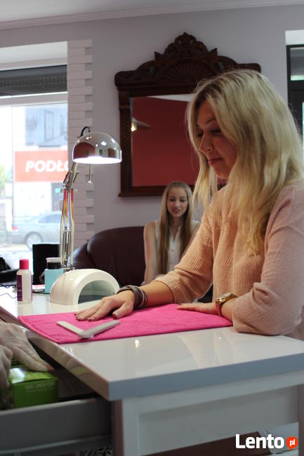 Salon Paznokci BEA Piotrków, ul. Wojska Polskiego nr 99.