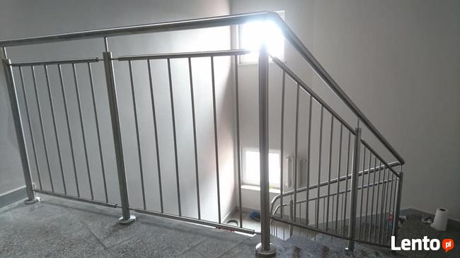 Balustrady, poręcze, podjazdy dla niepełnosprawnych.