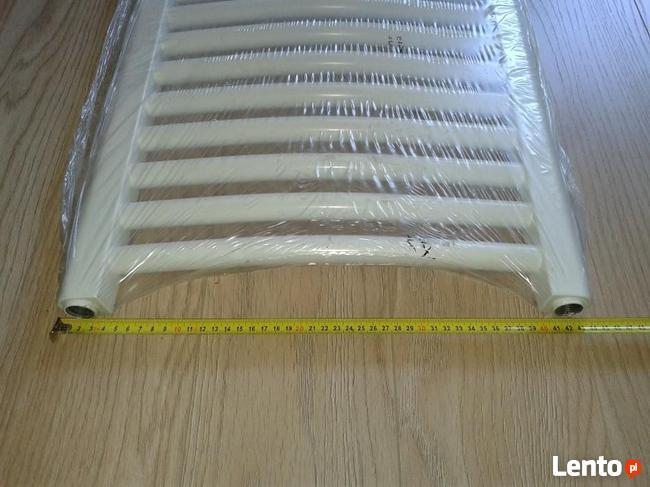 Grzejnik łazienkowy + dwa zawory grzejnikowe