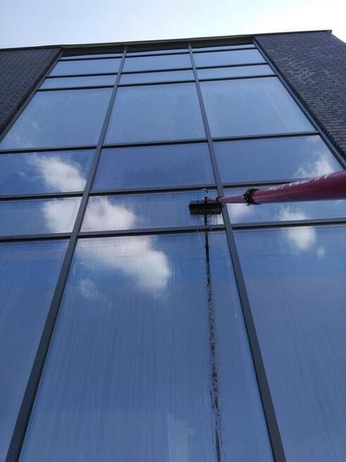 Mycie okien wodą demineralizowaną