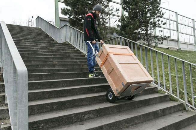 Schodołaz towarowy elektryczny używany 170 kg udźwigu agd