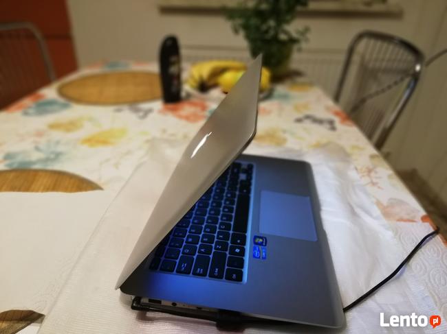 Laptop MACBUK