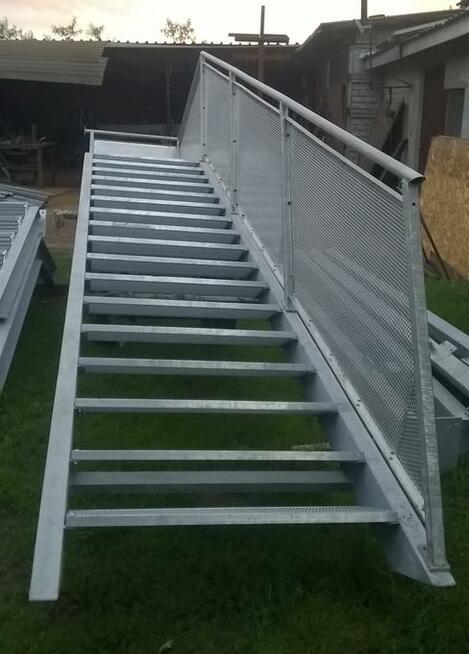 Schody wewnetrzne/zewnętrzne