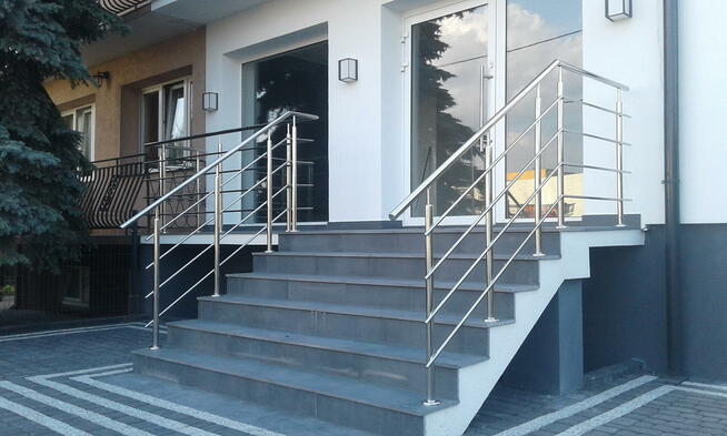 Nowoczesne balustrady, bramy, ogrodzenia malowane i nierdzewn