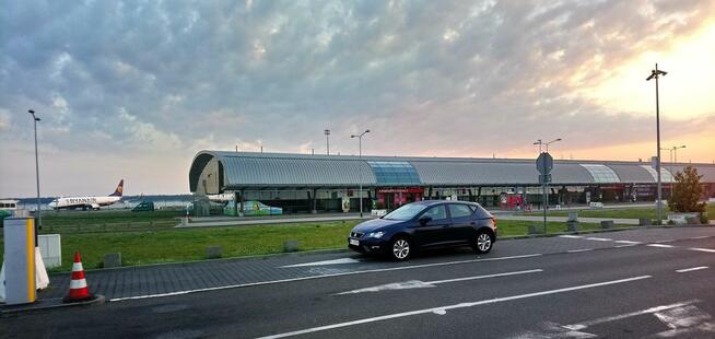 Wypożyczalnia samochodów Warszawa Modlin Wynajem aut Okęcie
