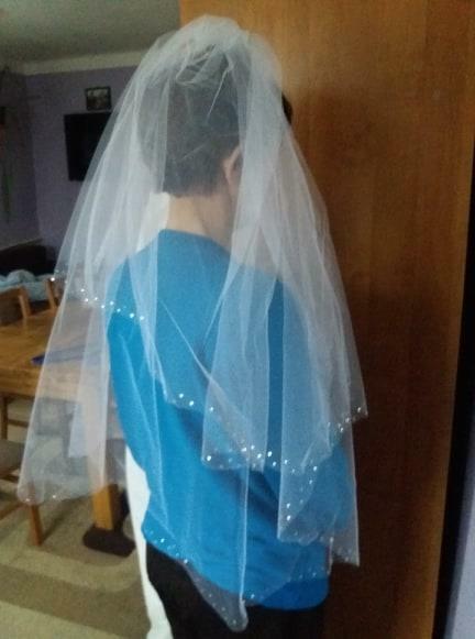 Sprzedam suknię ślubną z welonem