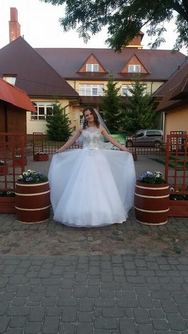 Sprzedam suknię ślubną z welonem