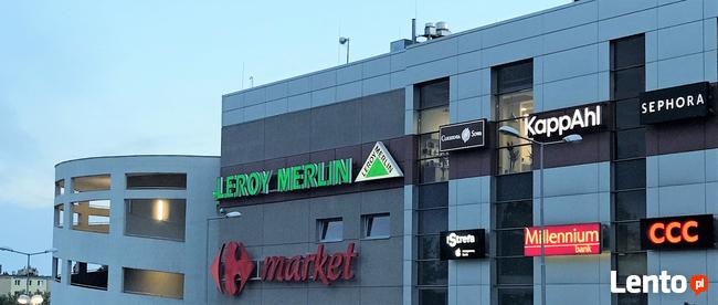 Sprzedawca w sklepie komputerowym