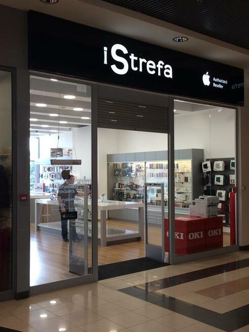 Sprzedawca w sklepie komputerowym