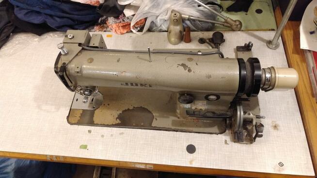 Sprzedam w pełni funkcjonalna maszyne do szycia Juki