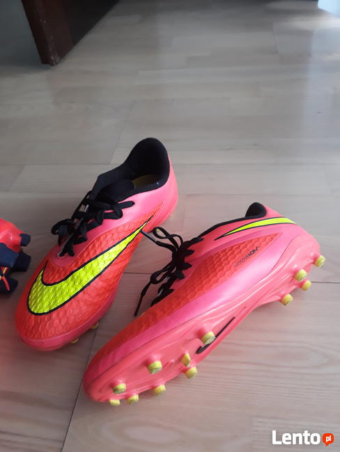 Sprzedam chłopięce korki do piłki nożnej