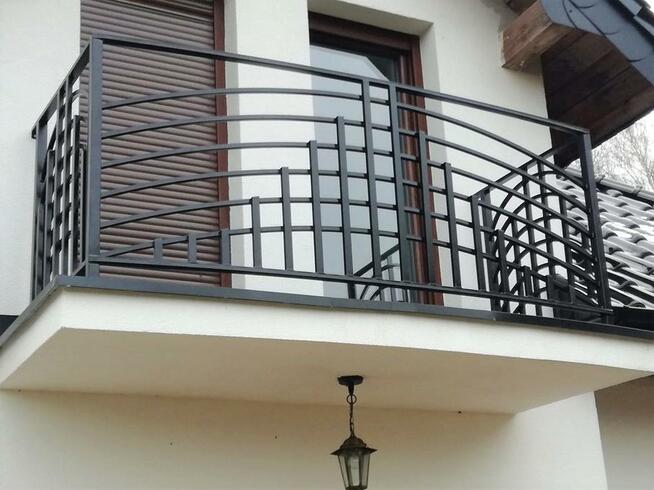 Ogrodzenia nowoczesne balustrady całoszklane stalowe