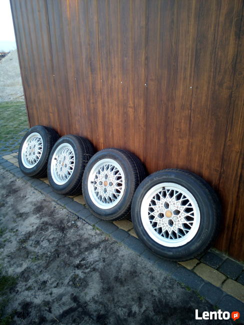 Ładne opony i felgi alu. do forda
