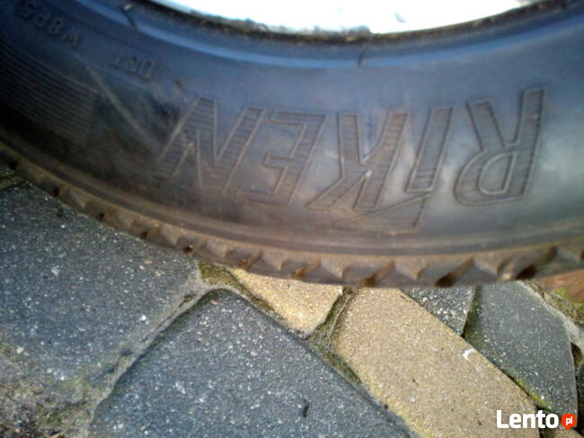 Ładne opony i felgi alu. do forda