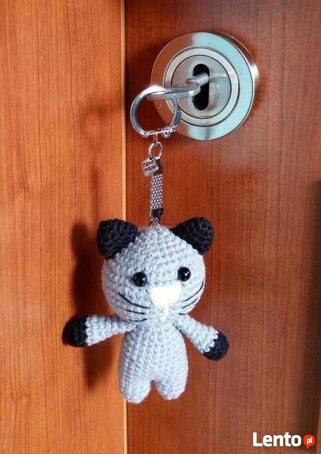 Brelok, breloczek kot, kotek handmade, rękodzieło, szydełko
