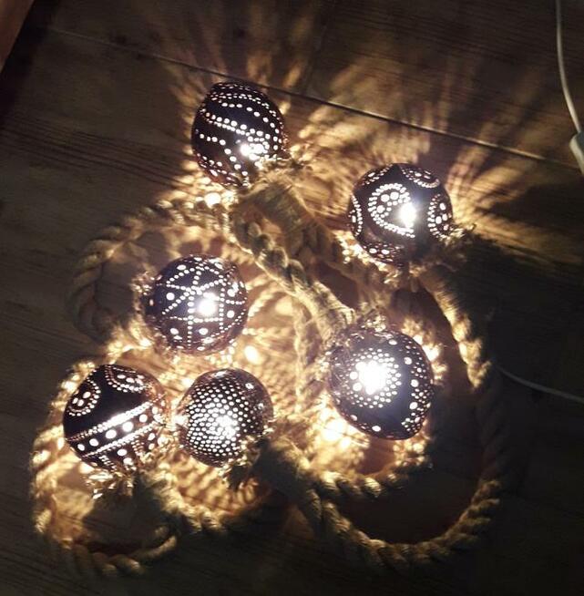 Sznur ozdobny z liny jutowej i kokosów FIREBALLS lampa nocna