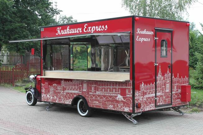 przyczepa gastronomiczna stylizowana na Vintage Food truck