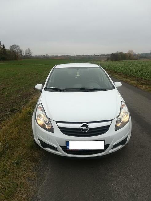 Sprzedam ekonomiczne i zadbane auto Opel Corsa D, 2010 rok.