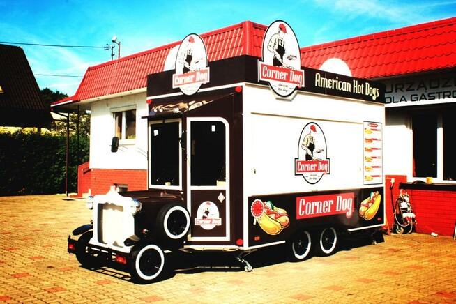 przyczepa gastronomiczna stylizowana na Vintage Food truck