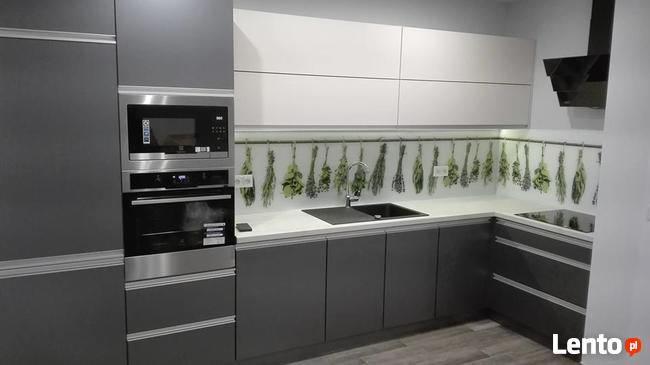 Kuchnie/Szafy na wymiar