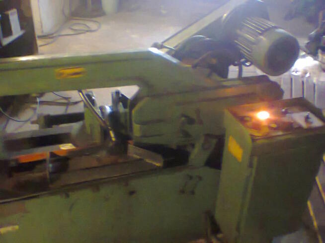 Wykonuje cięcie piło ramowo na wymiar