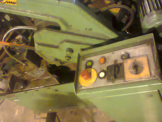 Wykonuje cięcie piło ramowo na wymiar