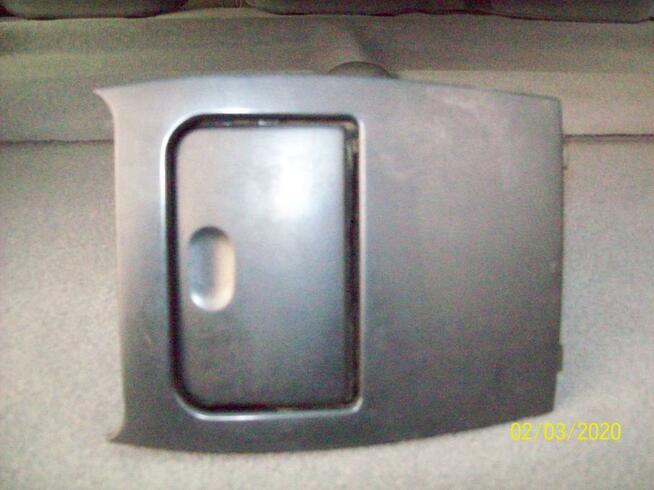 Obudowa popielniczki Peugeot 406