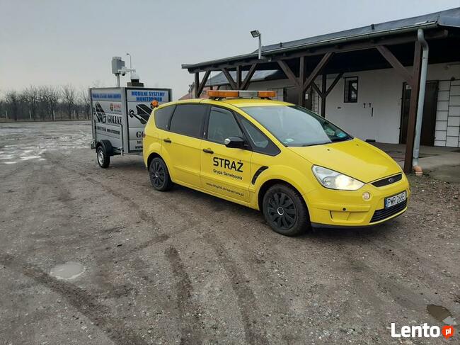 Przyczepka z monitoringiem - kamery alarm panele fotowolt.