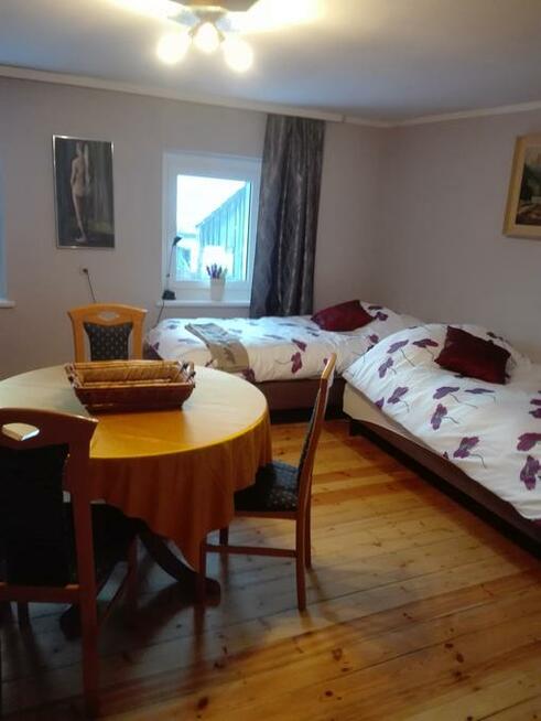 dom z zabudowaniami gospodarczymi