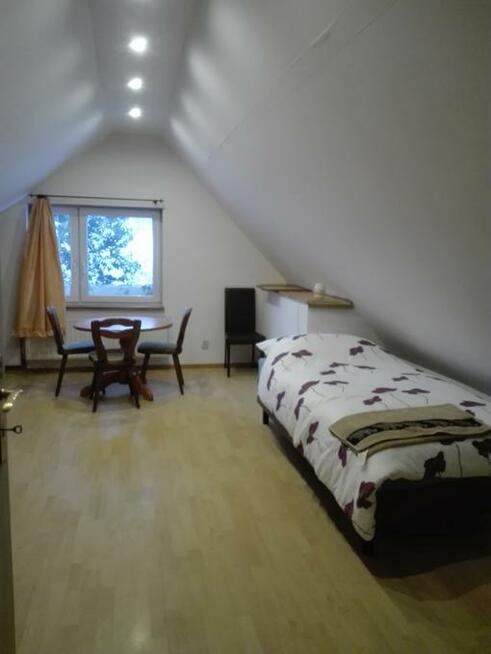 dom z zabudowaniami gospodarczymi