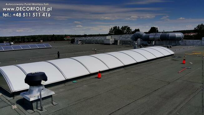 Folia na poliwęglan - oklejanie świetlików dachowych