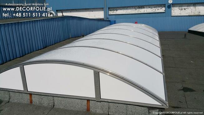 Folia na poliwęglan - oklejanie świetlików dachowych