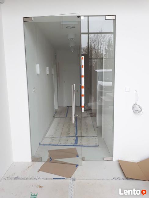 Zabudowy szklane, drzwi , przeszklenia wewnętrzne