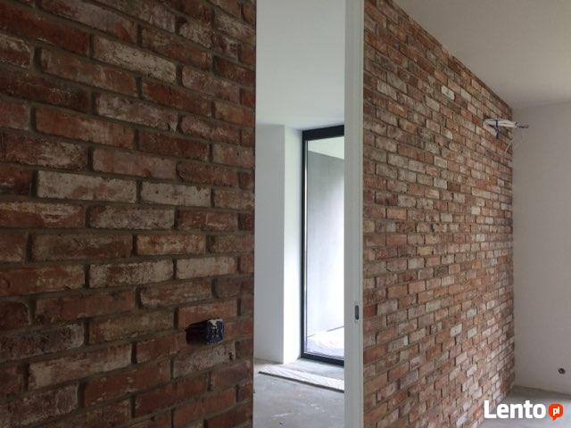 Stara cegła, płytki z cegły, loft, ceglane środki.