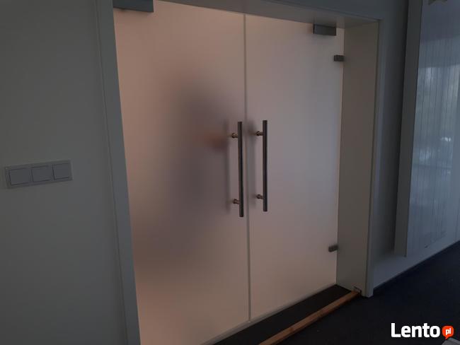 Zabudowy szklane, drzwi , przeszklenia wewnętrzne