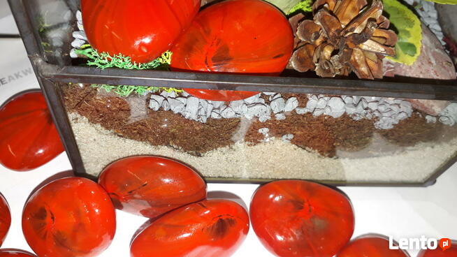 Szklany otoczak dekoracja kamień czerwony do lasu w szkle1kg