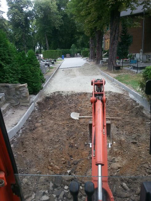 Usługi Minikoparkami , Koparko- ładowarką , Wozidłem 6 t - O